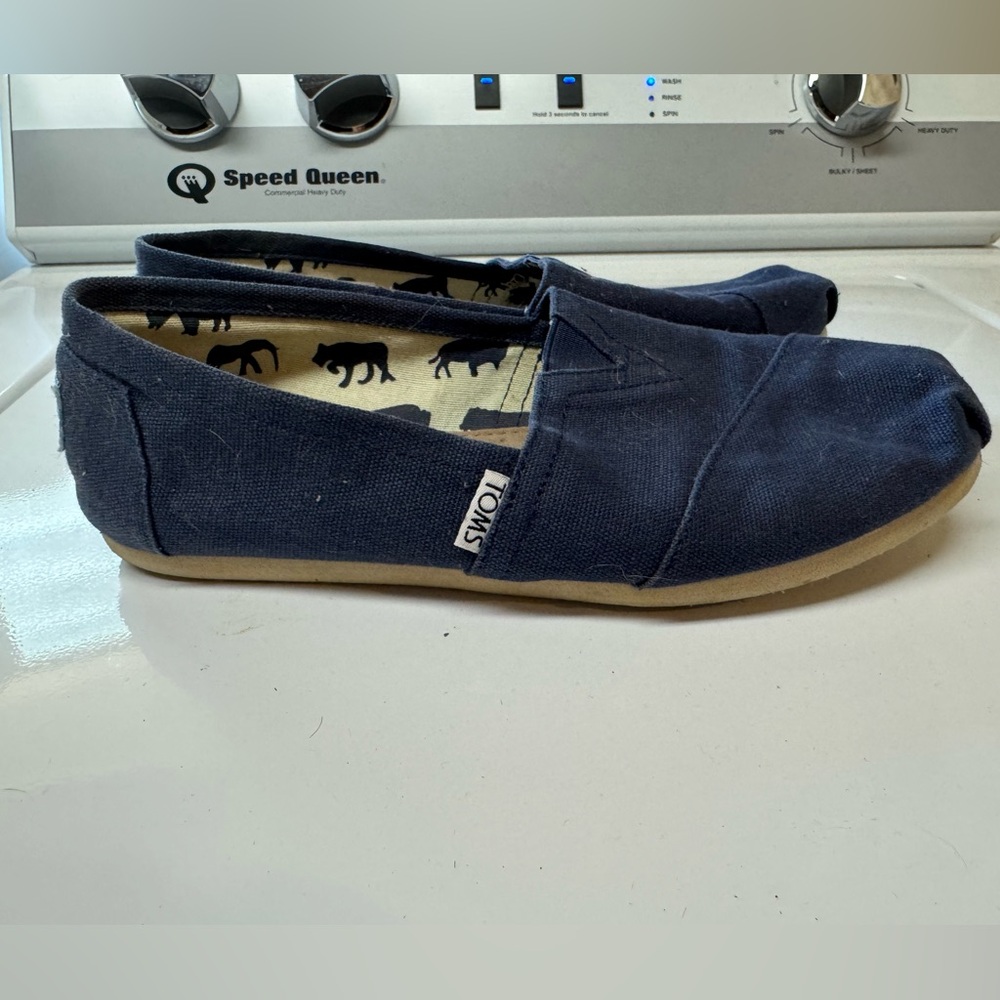 TOMS Dark Blue Canvas Slip-Ons W8 EUC